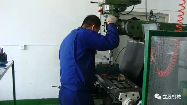 機械設(shè)備故障維修